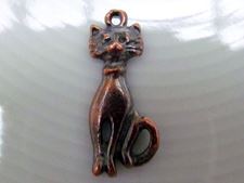 Picture of 10x25 mm, perky sitting cat, pendant-charms, Zamak, copper-plated
