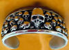 Image de Bracelet en acier inoxydable orné de têtes de mort, largeur 28 mm, grande taille