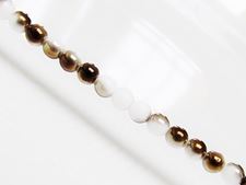 Image de 4x4 mm, rondes, perles de verre pressé tchèque, blanc craie, opaque, lustre partiel valentinite