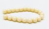 Image de 6x6 mm, rondes, perles de verre pressé tchèque, blanc craie, opaque, lustré blanc crème au beurre 