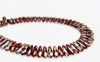 Image de 3x11 mm, perles de verre pressé tchèque, daggers mini, rouge brun opalin, transparent, finition paon d'argent