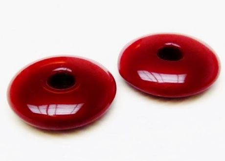 Image de 2.6x2.6 cm, pendentif focal, donut en céramique grecque, émail rouge grenadine