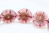 Image de 22x22 mm, perles de verre pressé tchèque, fleur hawaïenne, rose lavande, mat, dorée à l'ancienne, 3 pièces