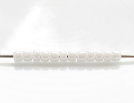 Image de Perles de rocailles japonaises, rondes, taille 11/0, Toho, opaque, blanc, lustré