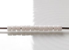 Image de Perles cylindrique, taille 11/0, Treasure, opaque, blanc craie, 5 grammes