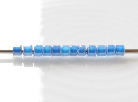 Image de Perles cylindrique, taille 11/0, Treasure, opaque, bleu denim, lustré Ceylan, 5 grammes
